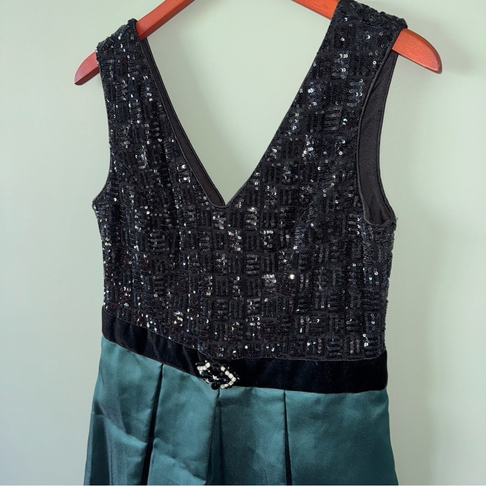 Ignite Evenings Black Sequin with Emerald Skirt Sleeveless Formal Short Dress 8 - Picture 3 of 10